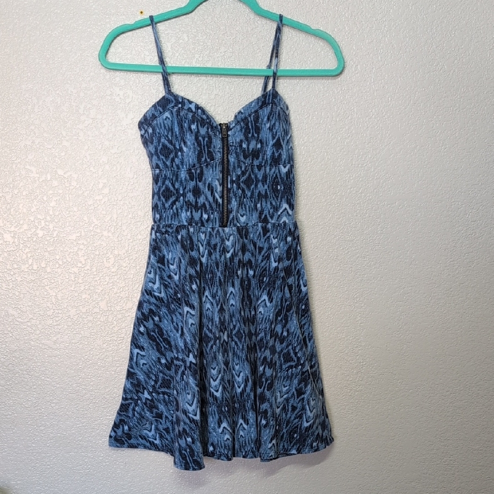 Aeropostale/Woman/ Blue Patterned Spaghetti Straps Dress with Zipper/Size:Med,